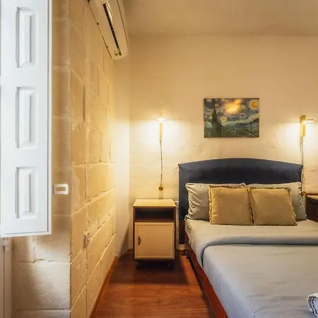 3br Townhouse With Private Rooftop In Bormla Apartament