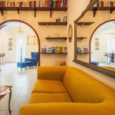 Apartament 3br Townhouse With Private Rooftop In Bormla Ta' Penza