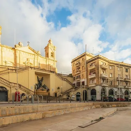 3br Townhouse With Private Rooftop In Bormla Apartament *