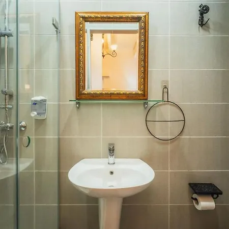 Apartament 3br Townhouse With Private Rooftop In Bormla