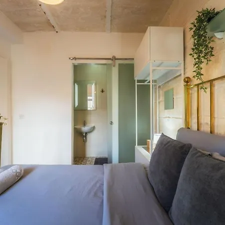 3br Townhouse With Private Rooftop In Bormla