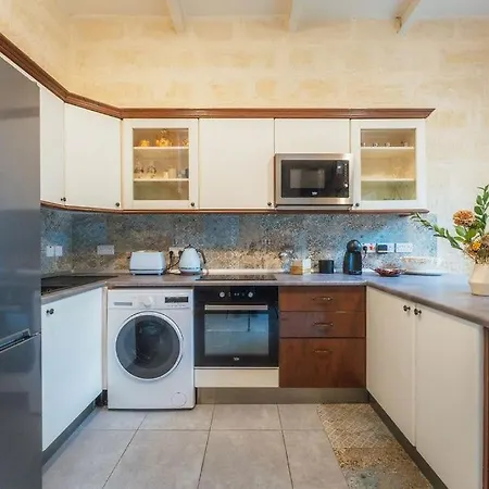 3br Townhouse With Private Rooftop In Bormla * Ta' Penza