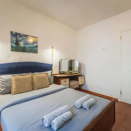 Apartament 3br Townhouse With Private Rooftop In Bormla Ta' Penza