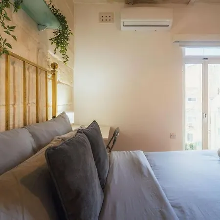 Apartament 3br Townhouse With Private Rooftop In Bormla Ta' Penza