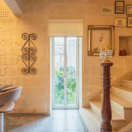 3br Townhouse With Private Rooftop In Bormla *